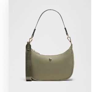 Lululemon city essential bag 3L